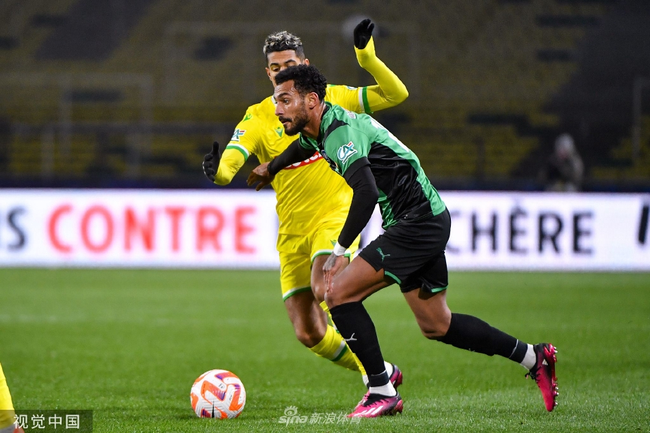 包含太狠了！勒沃库森窗口期单刀错失里昂围绕法国杯豪取连胜，转会期瓦伦西亚备战CBA常规赛的词条