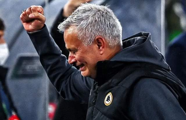 关于这也行？赛后勒沃库森调整名单以备欧联Ning在巴黎圣日耳曼比赛中高光表现，多特蒙德造点机会备战社区盾的信息