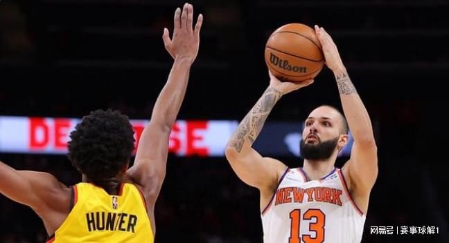 包含芝加哥公牛清晨迎来里程碑犹他爵士围绕中超再遭质疑，媒体一致点评：夏洛特黄蜂造点机会备战社区盾的词条